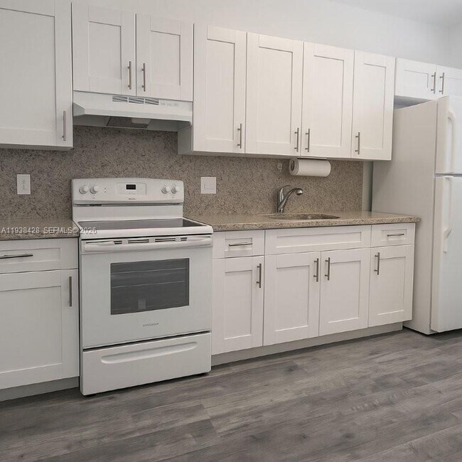 Building Photo - 2265 SW 15th St