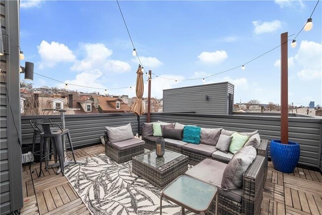 Building Photo - 5228 Dresden Wy