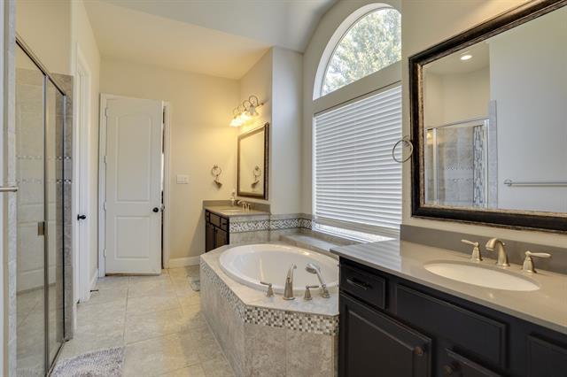 Building Photo - 1604 Woodrose Ct