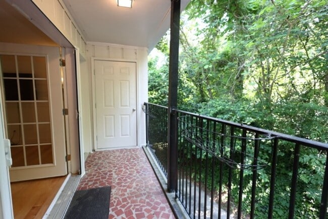 Building Photo - 2 Bedroom Condo in Buckhead for RENT!!! (Garden Brook at Peachtree Hills)