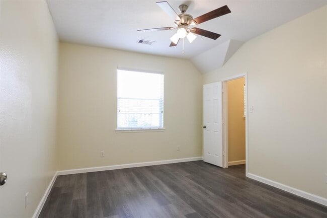 Building Photo - 6614 Surrey Meadow Ct