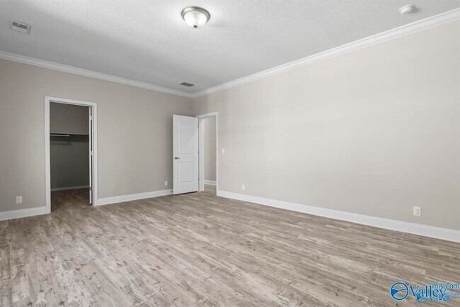 Building Photo - 1502 Rison Ave NE