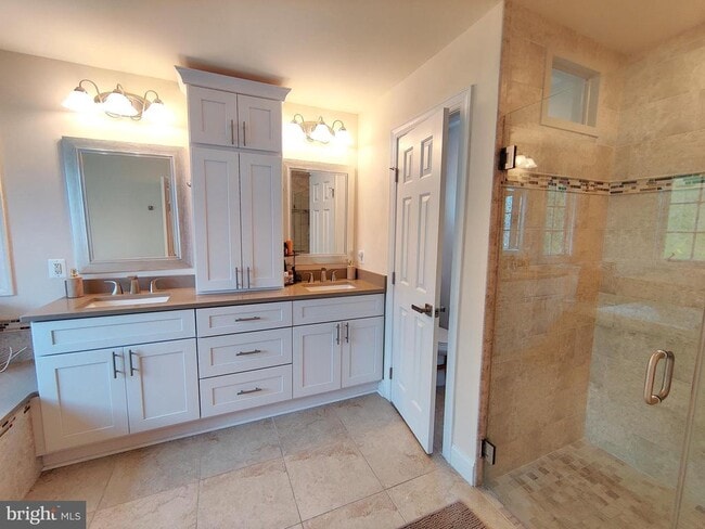 Building Photo - 7500 Tahoe Ct