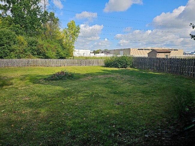 Building Photo - 730 Indianwood Ct
