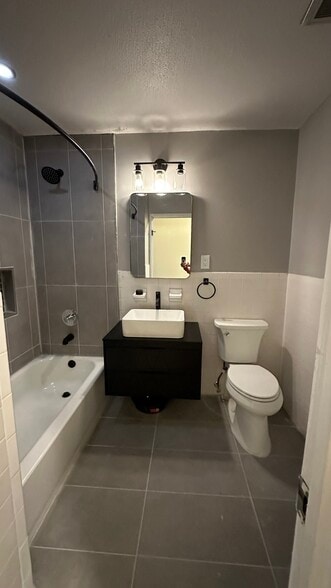 Newly renovated modern calm decor bathroom - 581 Crown St