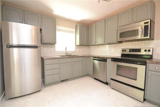 Building Photo - 804 Curtiss Dr