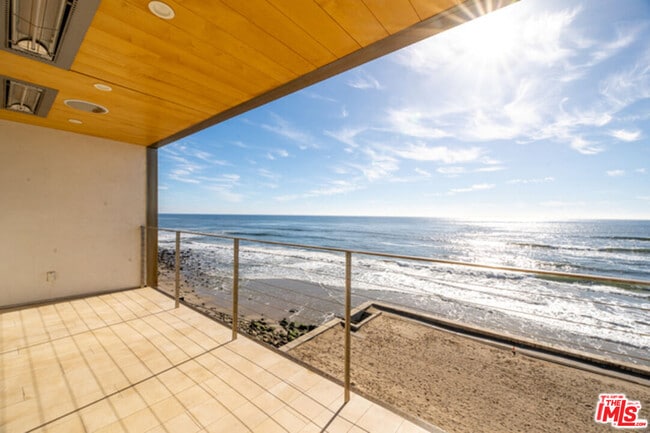 Building Photo - 11950 S Beach Club Way