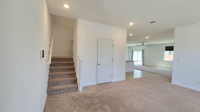 Building Photo - TESORA PAHRUMP - E. Summit Avenue