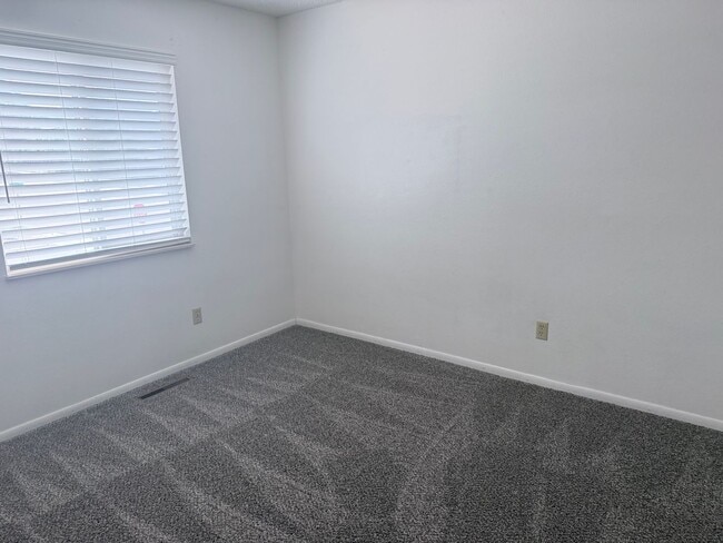 Building Photo - 5710 Eldora Dr