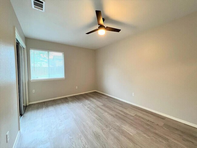 Building Photo - 12214 Thompkins Dr