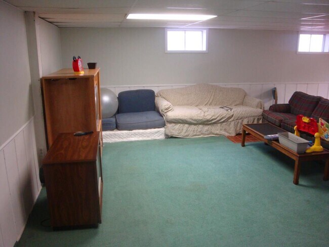 Building Photo - 1828 Marriott Ln