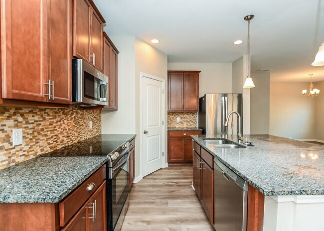 Building Photo - 194 Renford Rd