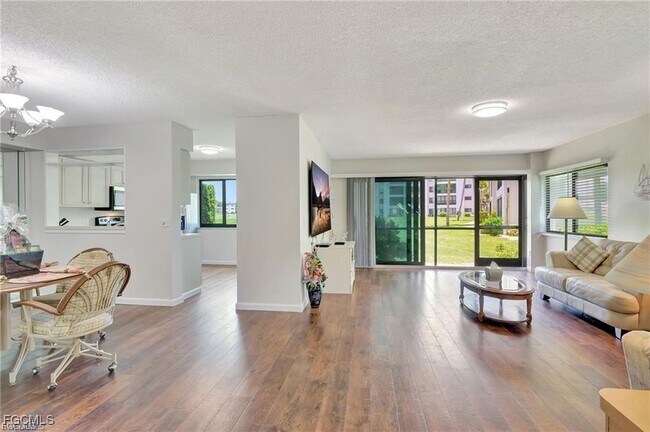 Building Photo - 7406 Lake Breeze Dr