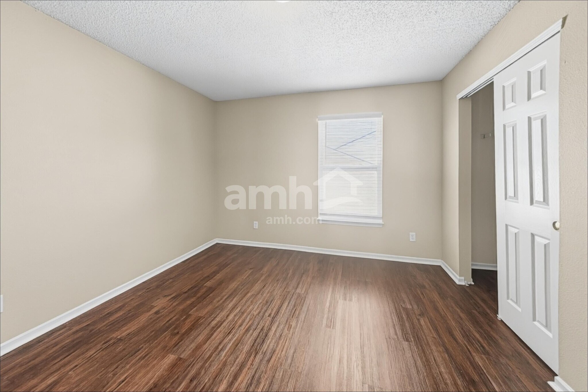 Building Photo - 10395 Carrington Way