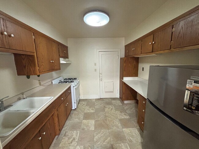 Interior Photo - 2114 N Summit