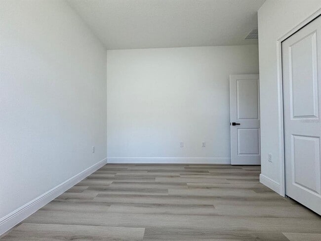 Building Photo - 7185 N Tallwood Dr