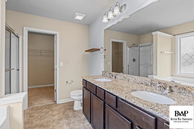Building Photo - 11 Belhaven Dr