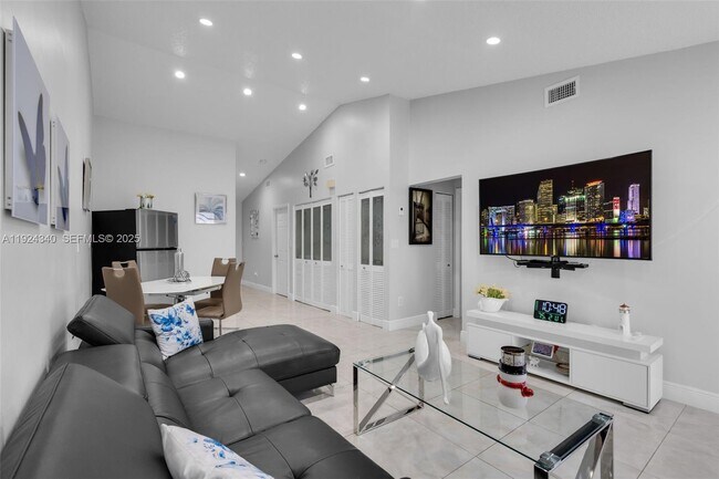 Building Photo - 2140 W 53rd St