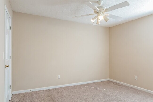 Building Photo - 4108 Glenaire Way NW