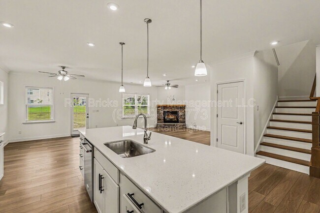 Building Photo - 15020 Sycamore Crossing Ct