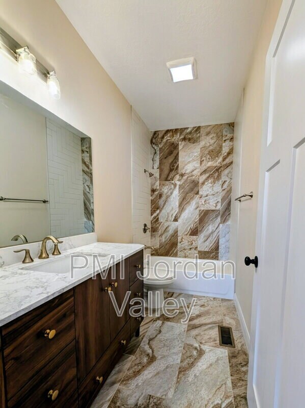 Building Photo - 408 RIGDON St