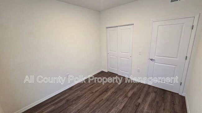 Building Photo - 915 Ariana St