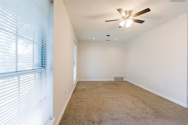 Building Photo - 2103 Cedarcrest Dr