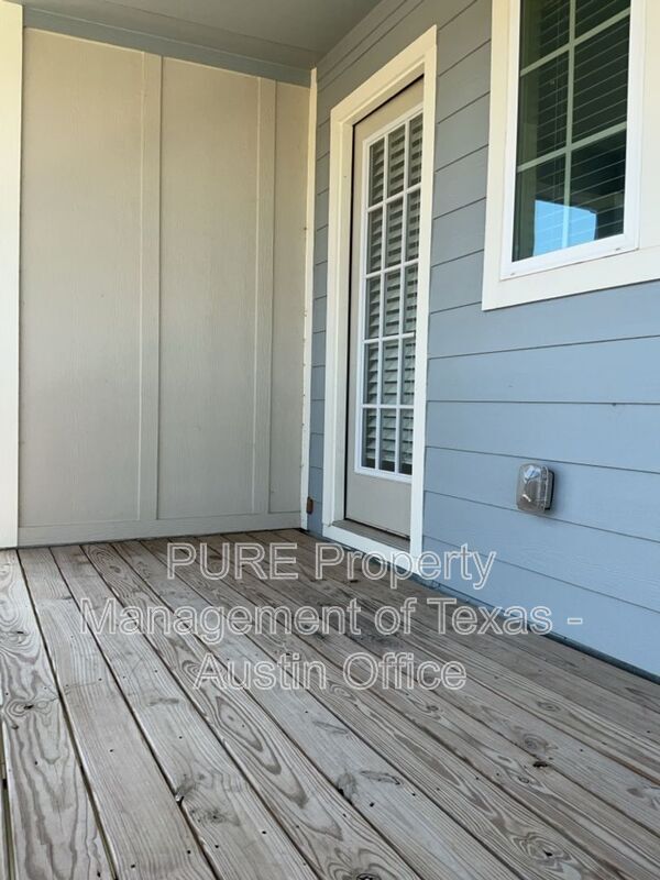 Building Photo - 112 Eagle Lake Dr