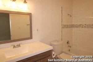 Building Photo - 3807 Briarhaven St
