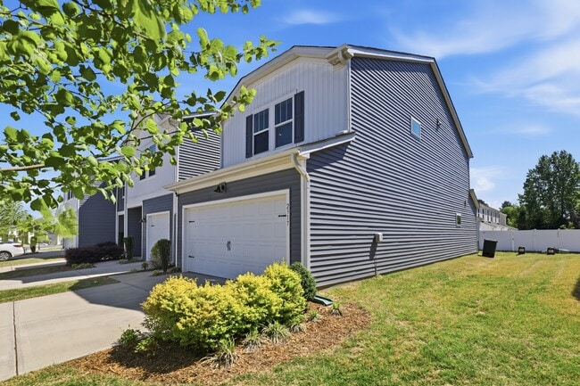 Building Photo - 2317 Belterra Dr