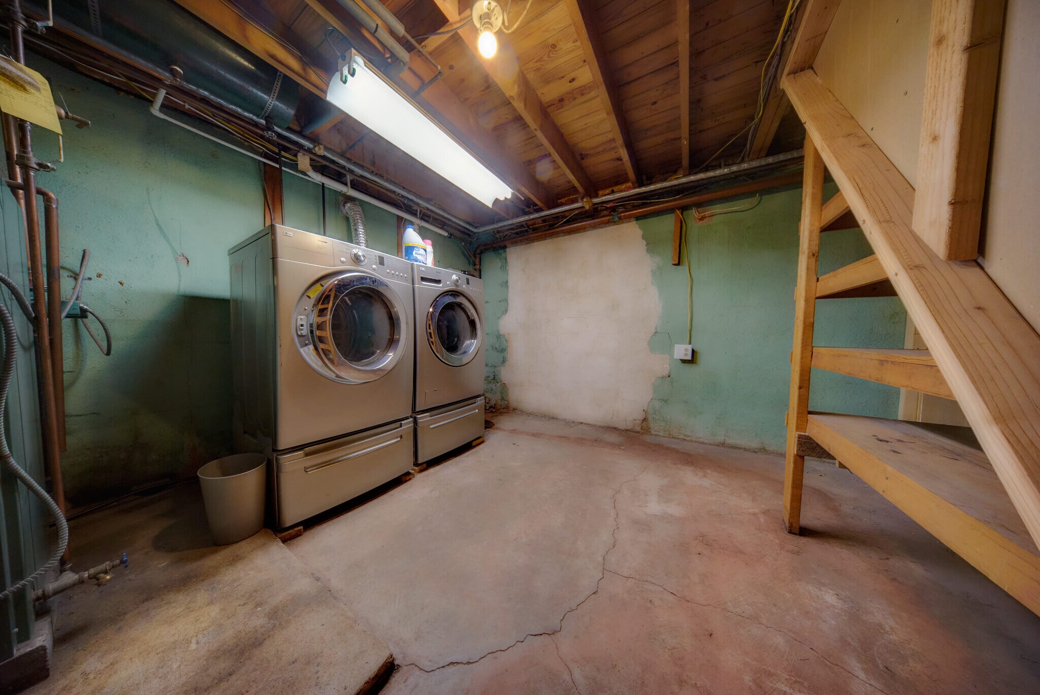 Washer/Dryer - 1604 Clearview Rd
