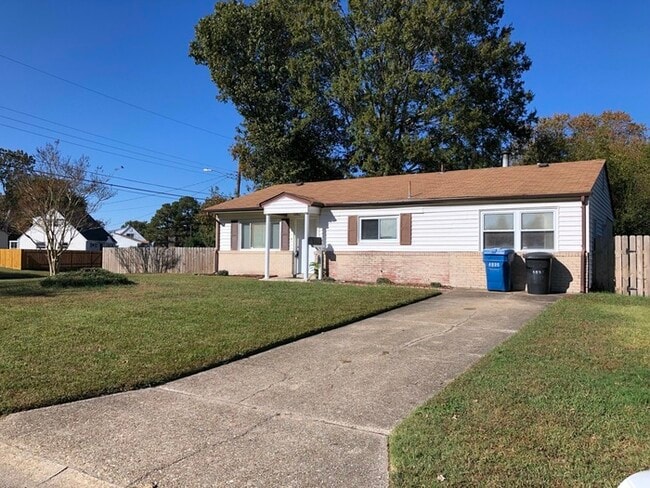 Building Photo - 4936 Carnation Ave
