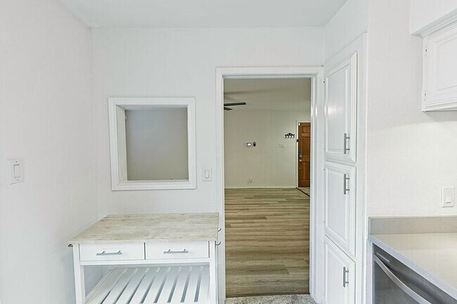 Building Photo - 4800 Northway Dr