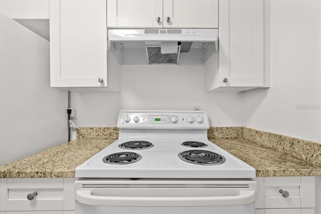 Building Photo - 1235 S Highland Ave