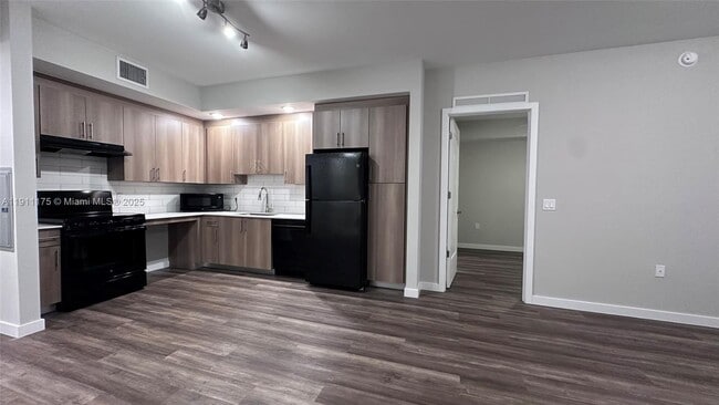 Building Photo - 25050 SW 136th Ave