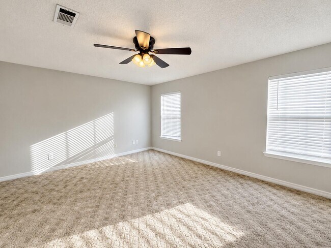 Building Photo - 2722 Shalimar Dr