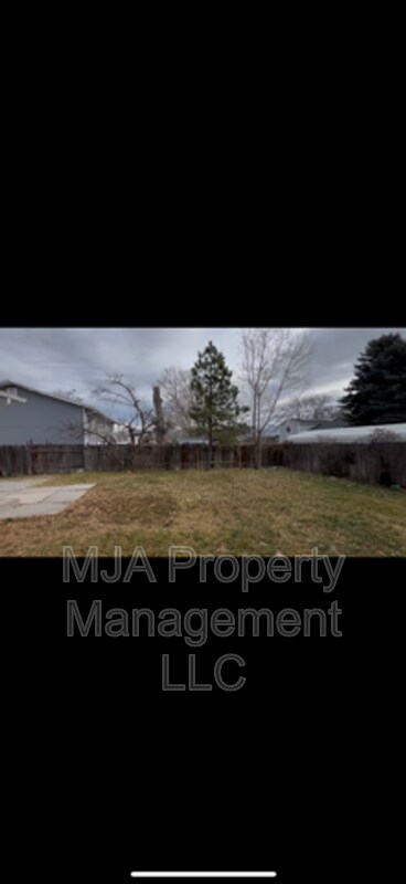 Building Photo - 4071 Sun Dr