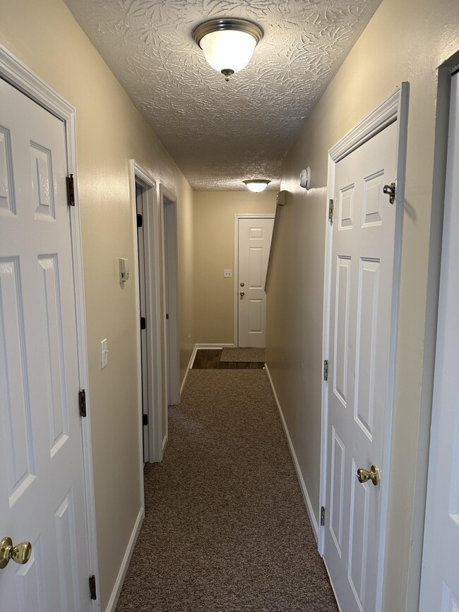 Building Photo - 1021 Excel Ct