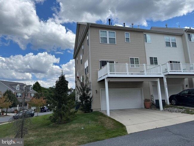 Building Photo - 2707 Sunnyside Ln