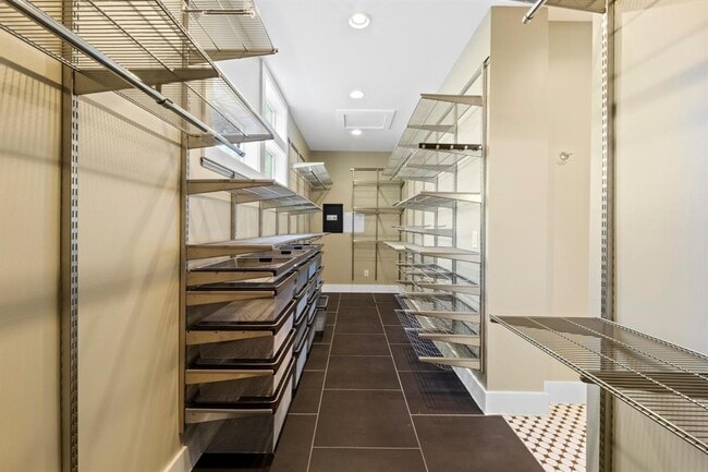 Building Photo - 2609 Oak Haven Dr