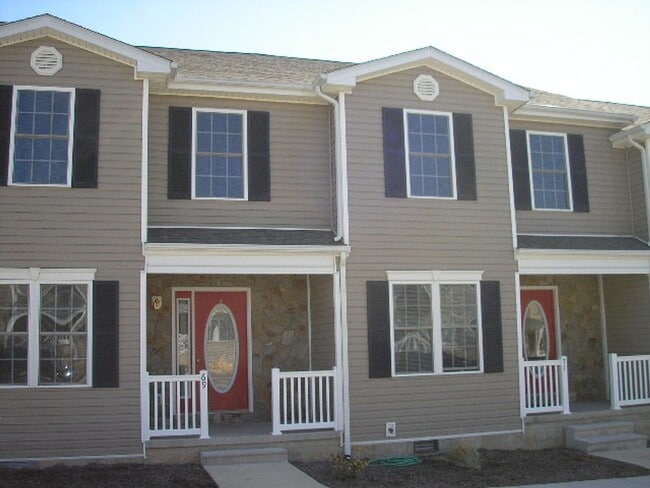 Primary Photo - Townhouse located at Pikes Place