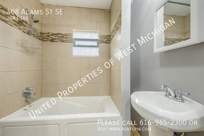 Building Photo - 408 Adams St SE