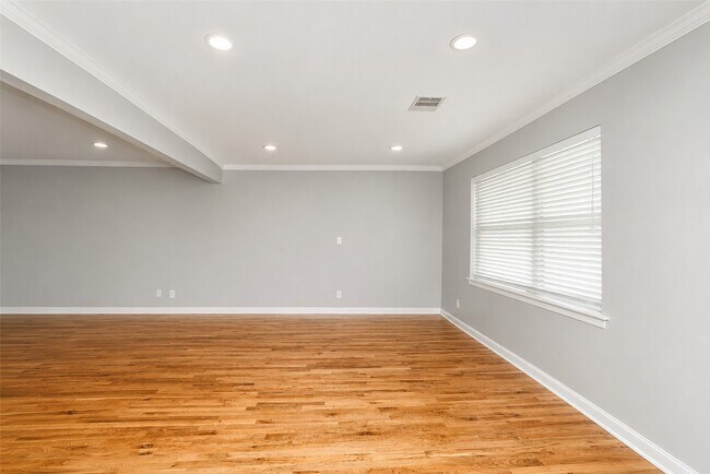 Building Photo - 9531 Weatherwood Dr
