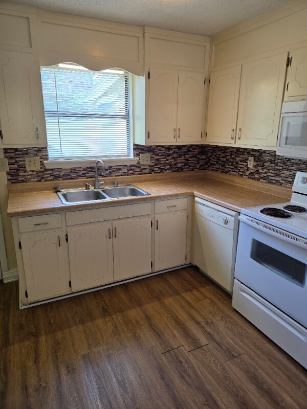 Building Photo - 1511 Medland Rd NW