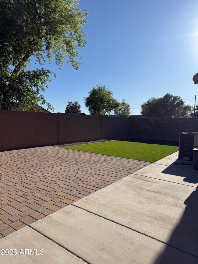 Building Photo - 25067 W Dove Trail