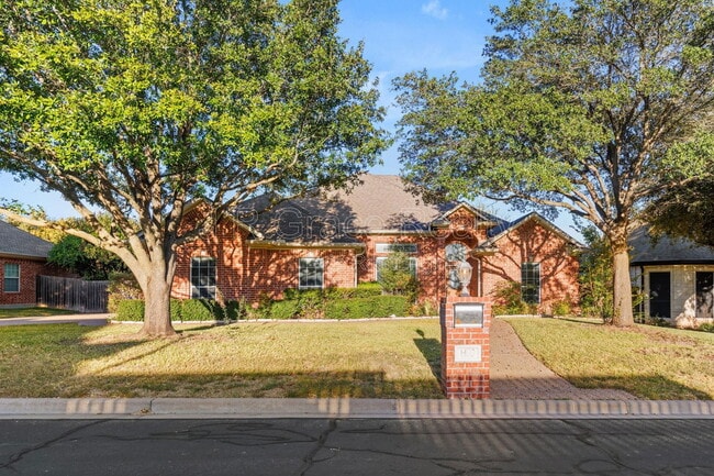 Building Photo - 1405 Gunnison Dr