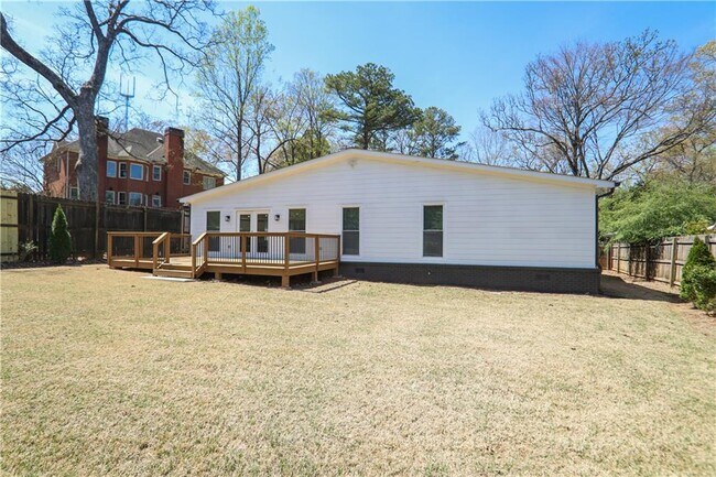 Building Photo - 2041 Briarcliff Rd NE