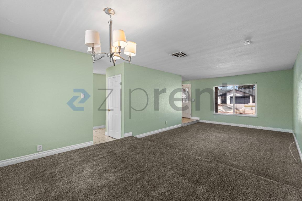Building Photo - Unit