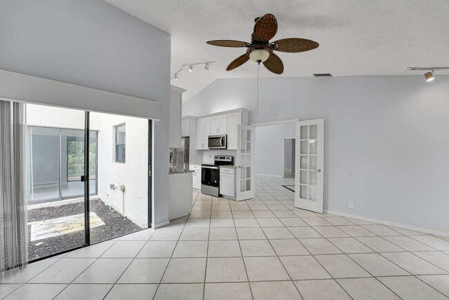 Building Photo - 6565 Las Flores Dr