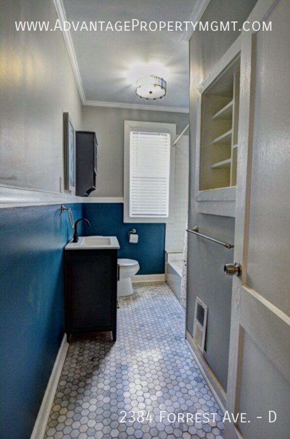 Building Photo - 2384 Forest Ave